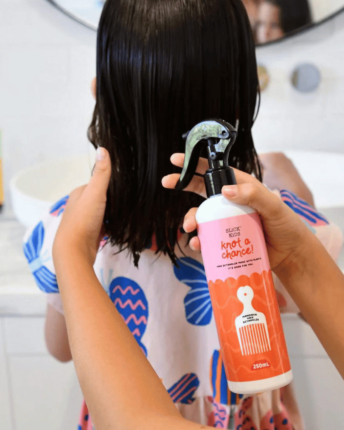 Plant Based Alcohol Free Hair Spray - Calming Lavender and Fresh Lime (200ml) by No Nasties 🛁